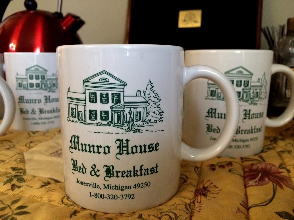 Munro House Bed And Breakfast Jonesville 外观 照片