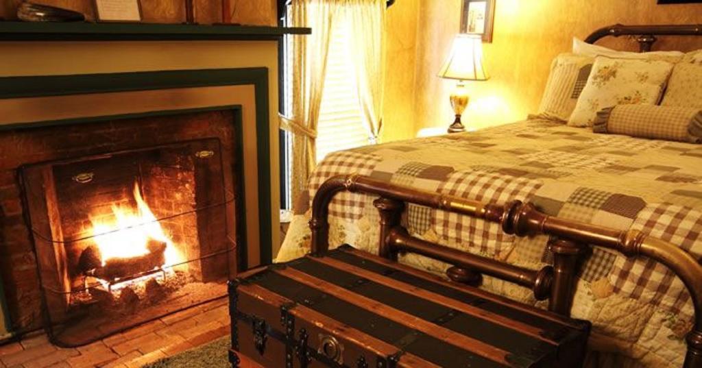 Munro House Bed And Breakfast Jonesville 客房 照片