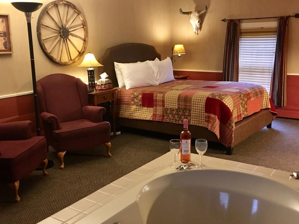 Munro House Bed And Breakfast Jonesville 外观 照片